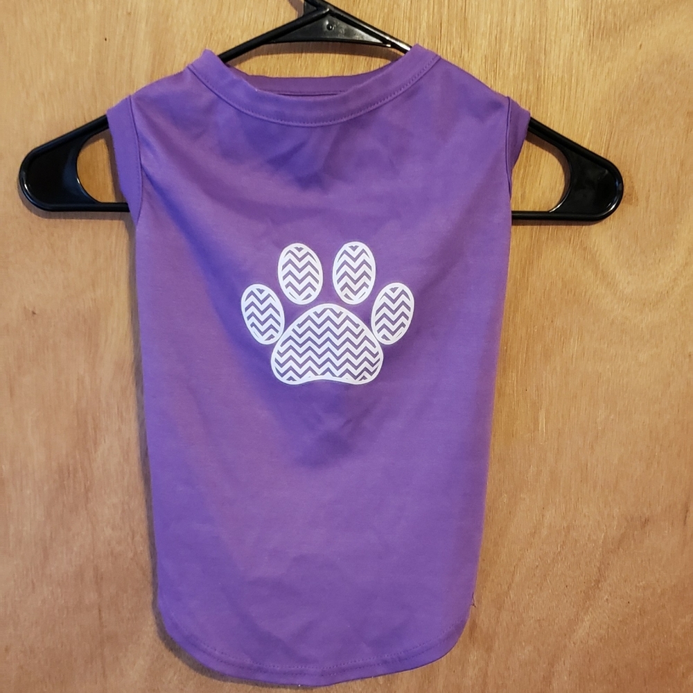 💰💸 NWOT Dog Shirt Size: XXL Purple with Pawprint